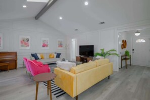 TV, fireplace, offices