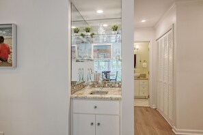 Interior - Spacious Tennis Villa, central location (Kiawah Island)