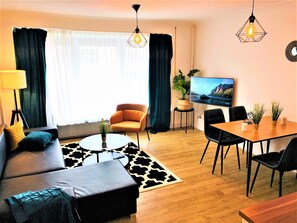 Smart TV, Netflix, streaming services - Zentrum-Modern- mit Terrasse: The Sunshine by SA-Grandeur (Friedrichshafen)