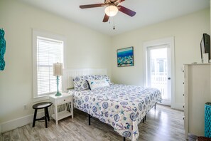 2 bedrooms, iron/ironing board, travel crib, free WiFi - Steps to Beach — 30A Bungalow with Pool, Hot Tub, and Quick Access to Seaside (Santa Rosa Beach)