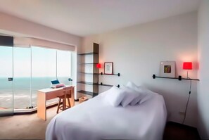 3 makuuhuonetta, työpöytä, silitysrauta/-lauta, ilmainen Wi-Fi