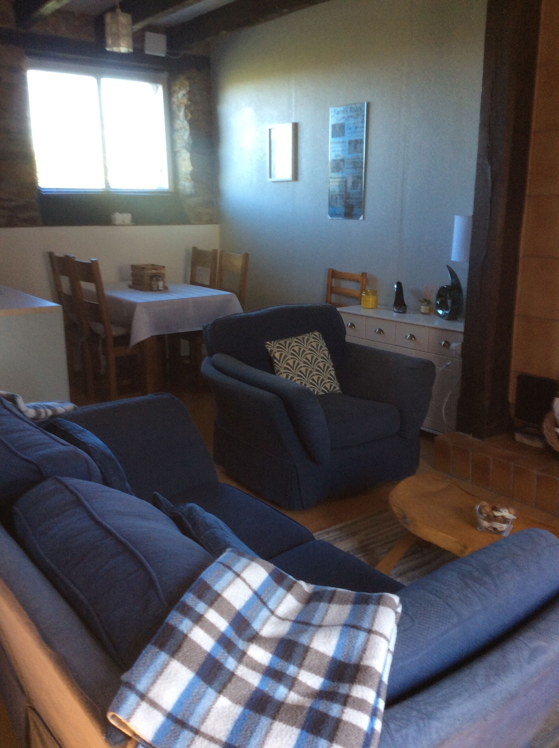 TV, DVD player, books, stereo