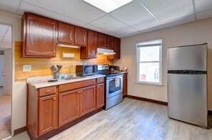 Mikrobølgeovn, ovn og kokeplater