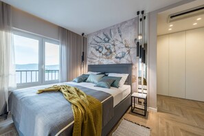 5 chambres, coffres-forts dans les chambres, fer et planche à repasser