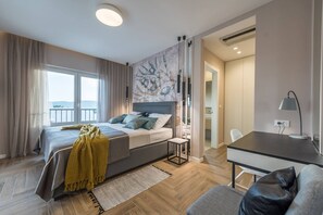 5 habitaciones, tabla de planchar con plancha, wifi y ropa de cama 