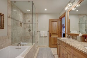 Apartment, 4 Schlafzimmer | Badezimmer | Kostenlose Toilettenartikel, Haartrockner, Handtücher