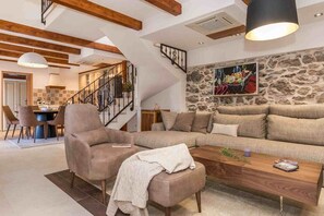 TV - Luxury Villa Finessa Skradin 1 with heated pool, jacuzzi and sauna (Skradin)