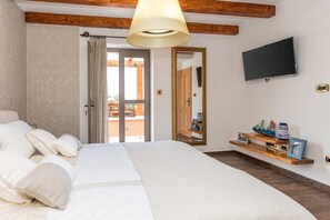 3 soverom, strykejern/-brett, wi-fi og sengetøy