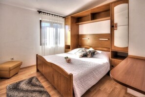 2 bedrooms