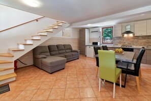 Interior - Vacation homes Sunny Twins - 2 houses, 10 persons, 4 bedrooms, pool, barbecue (Makovci)