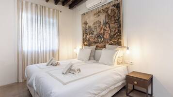 2 slaapkamers, een strijkplank/strijkijzer, wifi, beddengoed