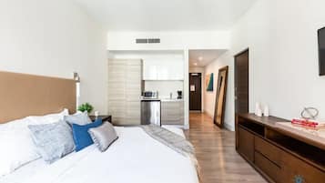 Bureau, fer et planche Ă repasser, lit parapluie, Wi-Fi