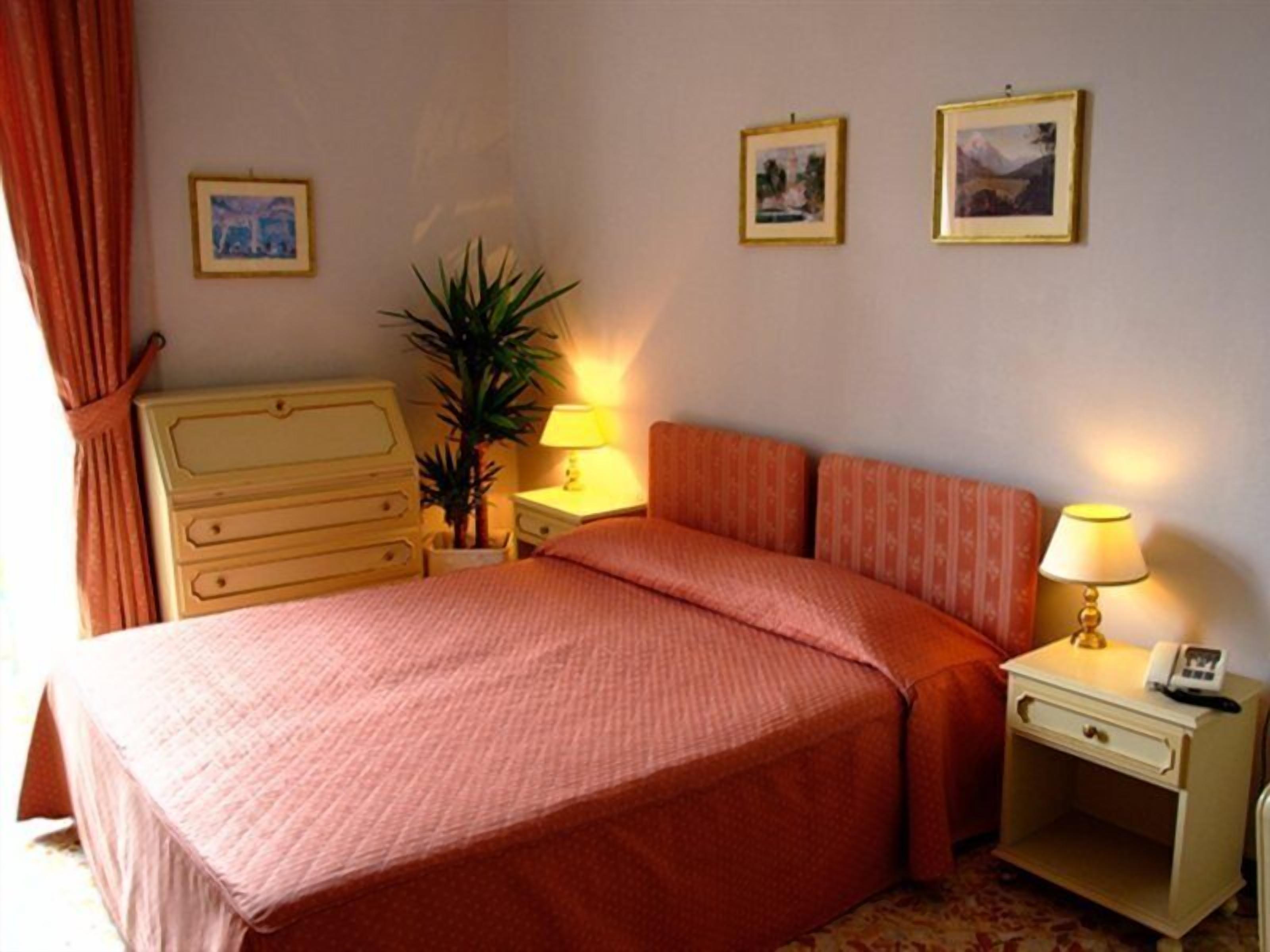 Minibar, in-room safe, desk, cribs/infant beds