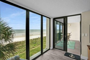 Interior - Oceanfront, Pool, Beach Gear, Tennis, Smart TVs (St. Augustine)