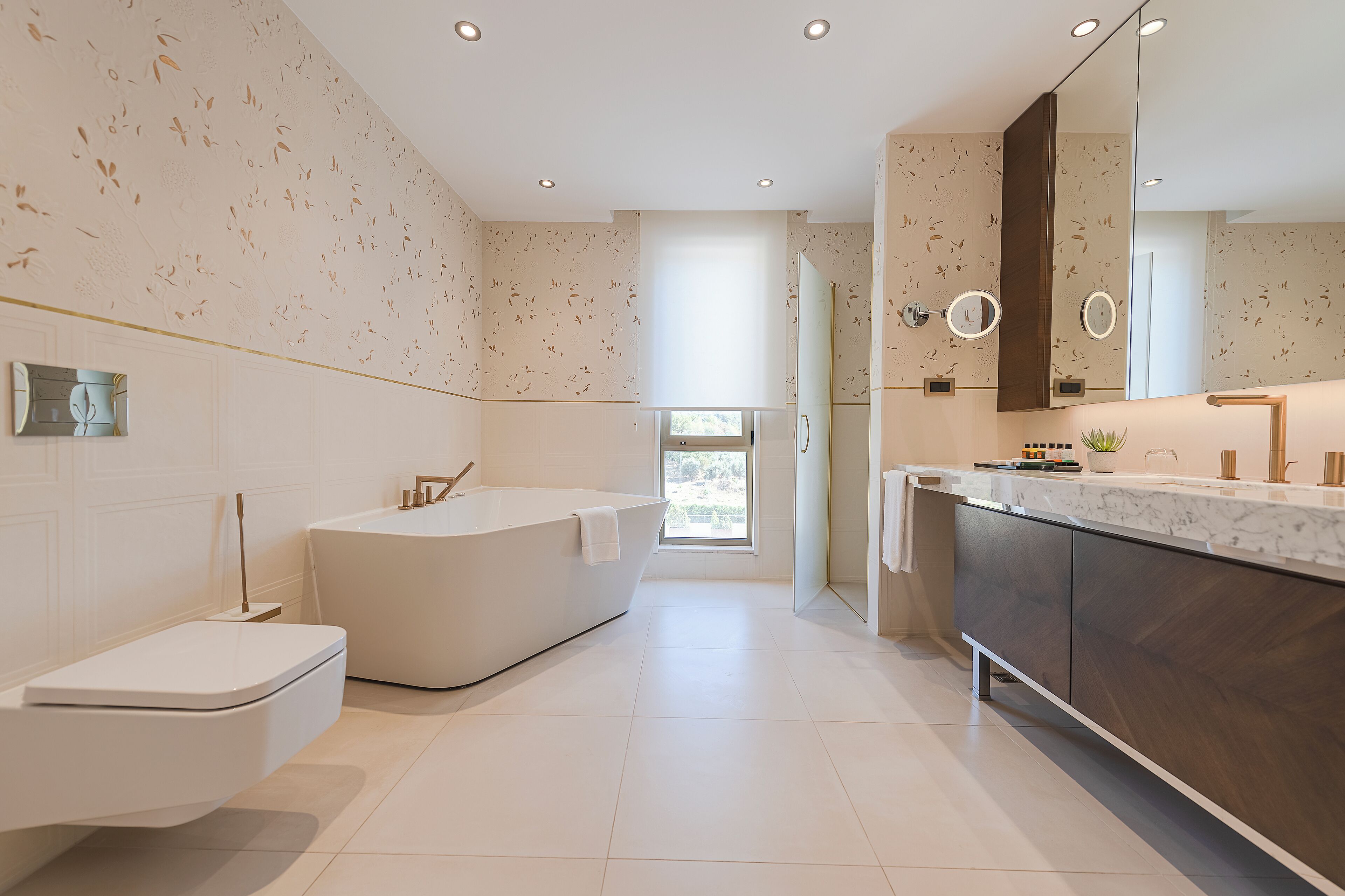 presidential suite | 1 bedroom, premium bedding, minibar, in-room safe