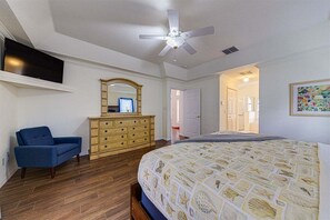 4 bedrooms, iron/ironing board, free WiFi, bed sheets