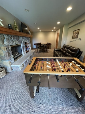 Spielezimmer
