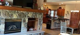 8409 PEEK N PEAK SLOPE SIDE SKI IN/OUT GOLF LIFT 8,Firepit