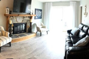 Smart TV, fireplace, offices