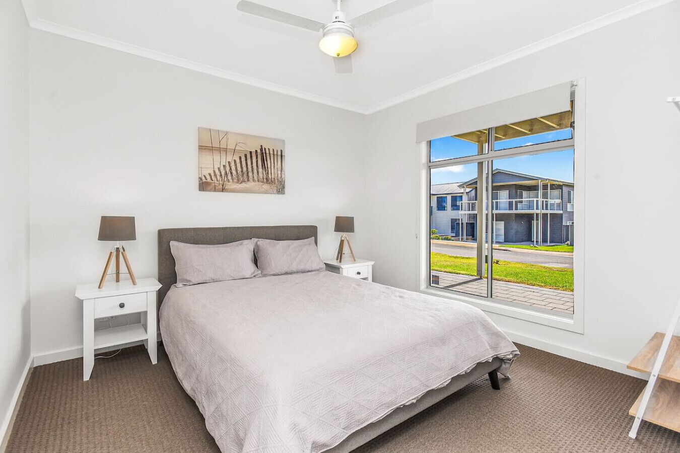 4 bedrooms, desk, WiFi