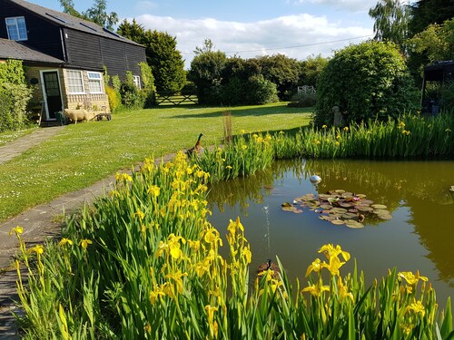 Charming 3 bedroom holiday cottage at Hawthorn Farm, Kent