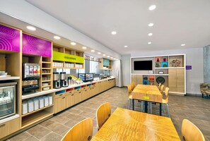 含每日吃到飽早餐