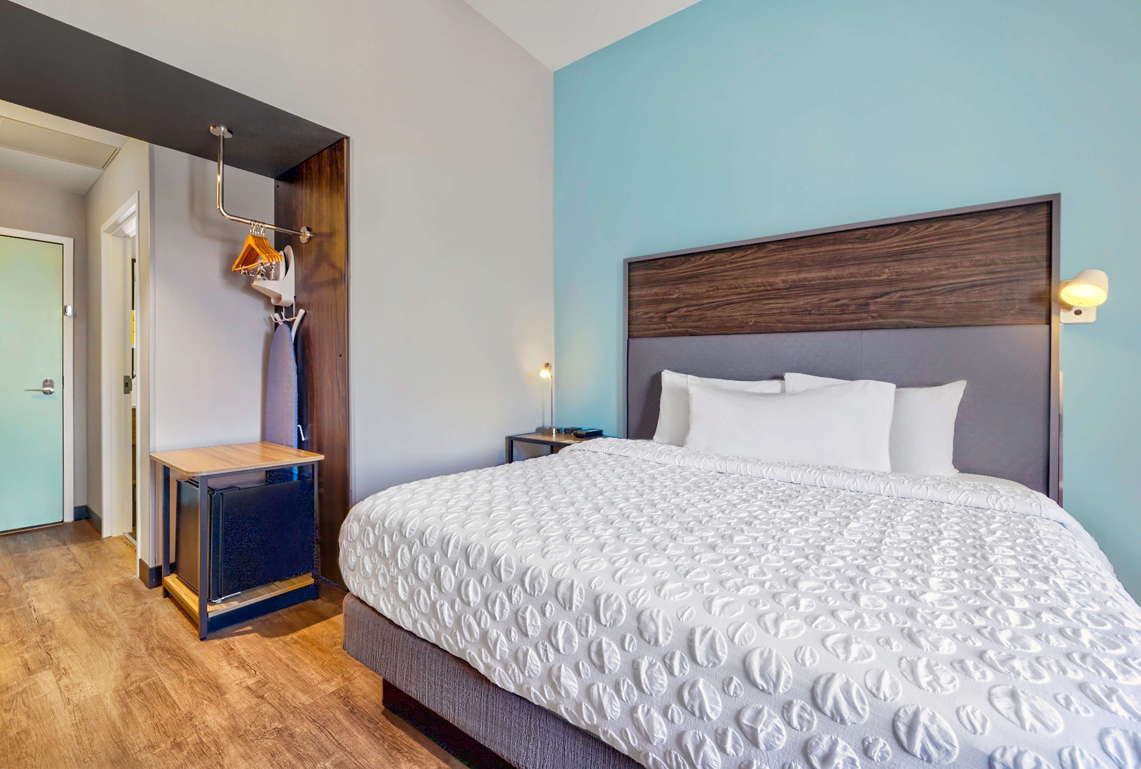 Bureau, espace de travail pour ordinateur portable