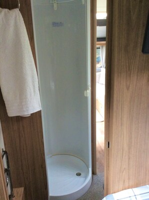 2 bedrooms, iron/ironing board, free WiFi, bed sheets - LUXURY COACHMAN CARAVAN TO SLEEP 1-4 (Saint-Mayeux)