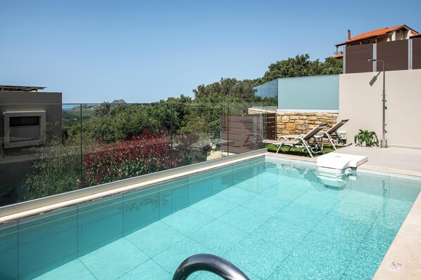 Pool - Porti Iraklis 3 - A Stylish Eco Villa near beaches (Rethymno)