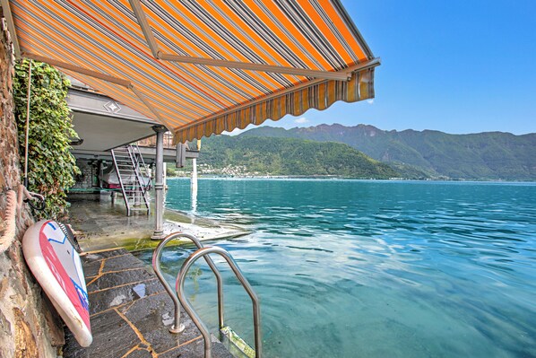 Family Townhome, Multiple Bedrooms, Beachside (Casa Tamè - Pieds dans l'eau) | Property grounds - Casa Tame - Pieds Dans L'eau (Melide)