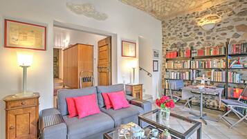 Family Townhome, 2 Bedrooms, Microwave, Beachside (Casa Tamè - Pieds dans l'eau) | Interior