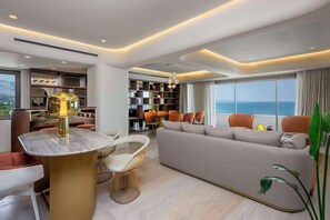 Presidential Suite, 1 King Bed (Isla) | Living area