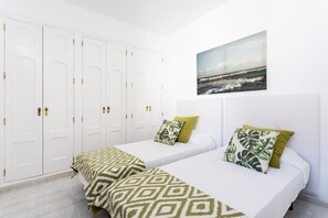 4 slaapkamers, reisbedje, gratis wifi, beddengoed