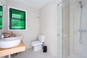 Shower, towels - Private Villa Mirador de La Gomera with Jacuzzi (CN)