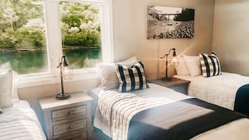 3 bedrooms, iron/ironing board, travel crib, free WiFi