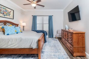 2 bedrooms, desk, iron/ironing board, free WiFi - Gorgeous Cades Cove Condo with Community Pool! (Townsend)
