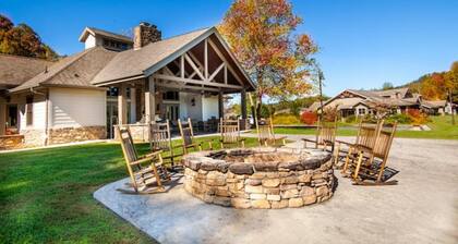 Elegant Cades Cove Condo with Community Pool!