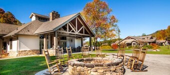 Elegant Cades Cove Condo with Community Pool!