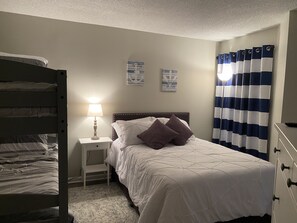 2 bedrooms, iron/ironing board, free WiFi, bed sheets - St. Regis Resort, Bldg 3, Let The Waves Hit Your Feet & The Sand Be Your Seat (North Topsail Beach)