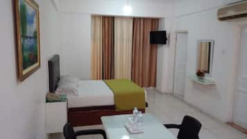 1 bedroom, in-room safe, iron/ironing board, travel cot