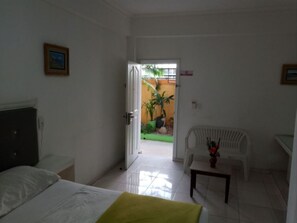 1 bedroom, in-room safe, iron/ironing board, travel crib - Quiet and comfortable room in the center. B&B # 3 (Santo Domingo)