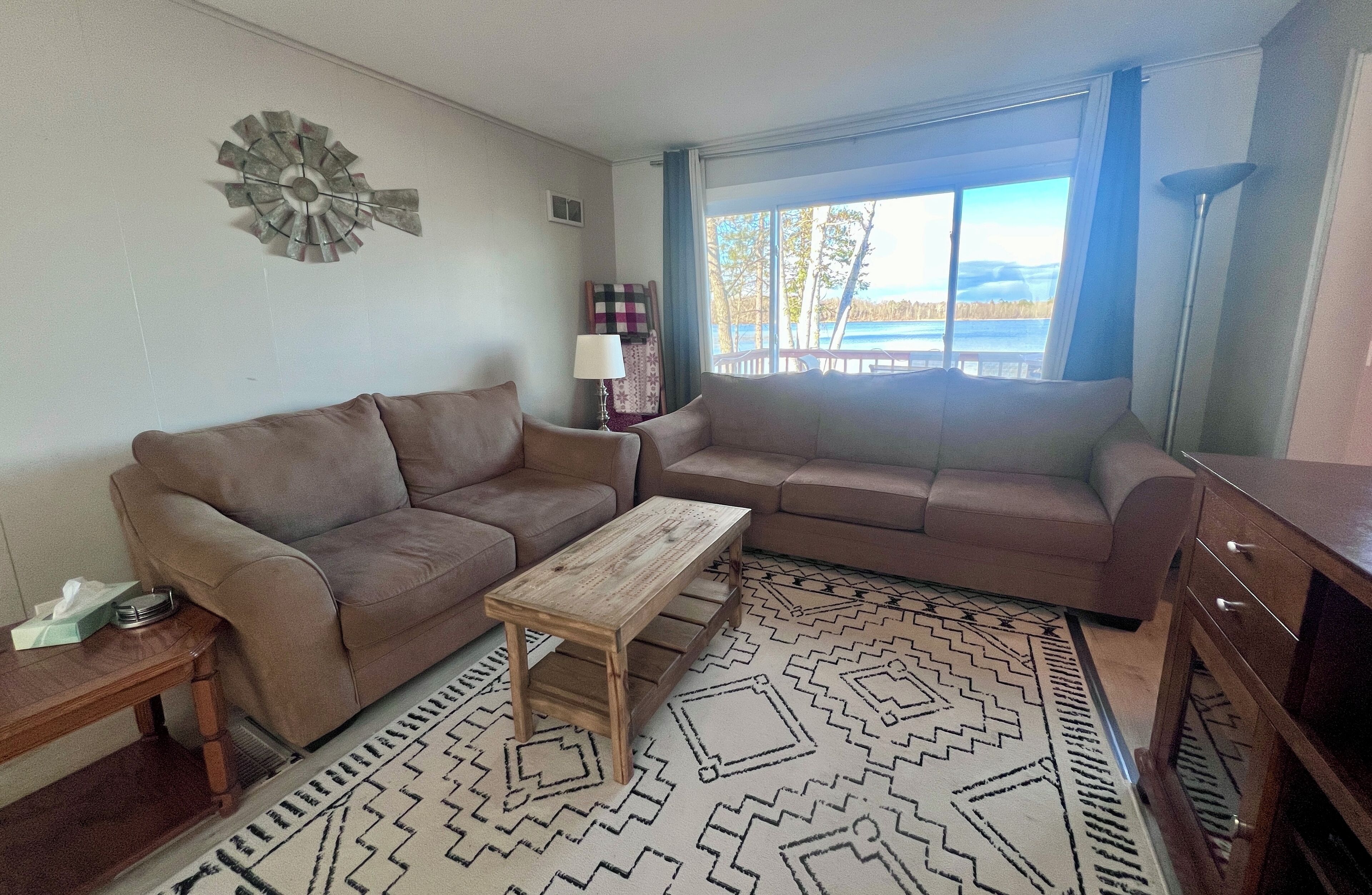 Smart TV, DVD player, books