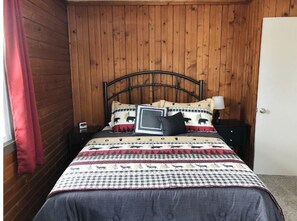 3 bedrooms, desk, travel cot, free WiFi