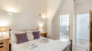 2 slaapkamers, een strijkplank/strijkijzer, wifi, beddengoed