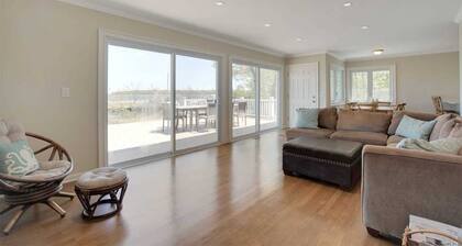 SUMMER RETREAT: Beach, Dock & Pool overlooking the Peconic Bay in Greenport!