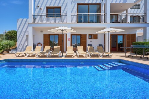 Cala Dia for 7 people with pool and barbecue near the marina