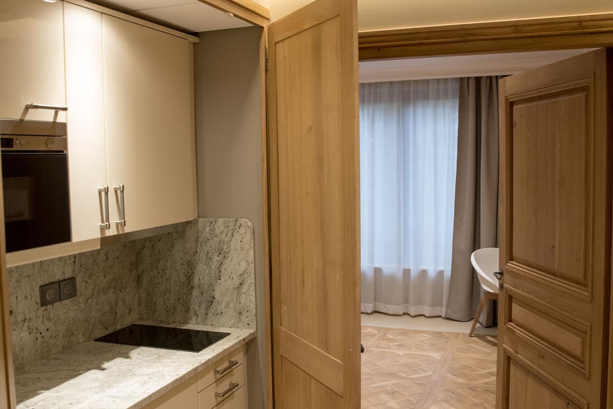 mini-fridge, microwave, coffee/tea maker, electric kettle