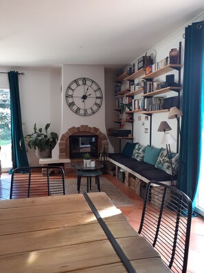 المنشأة من الداخل