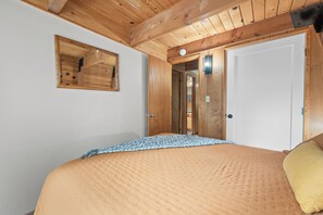 3 slaapkamers, een kluis op de kamer, een bureau