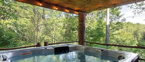 Outdoor spa tub